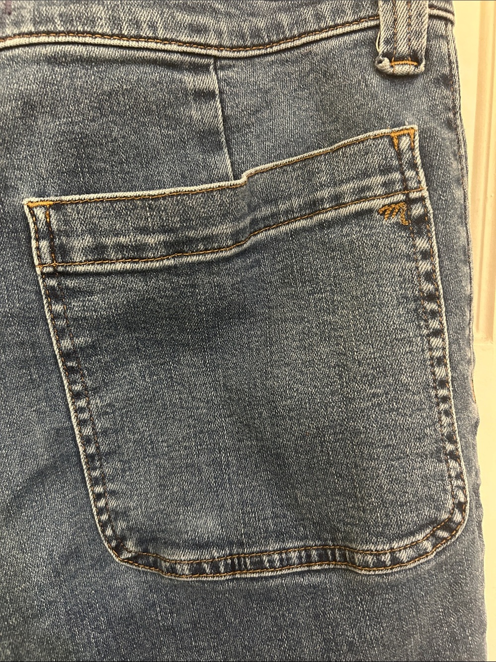 Madewell Mid-Rise Kick Out Cropped Jeans - Picture 5 of 6